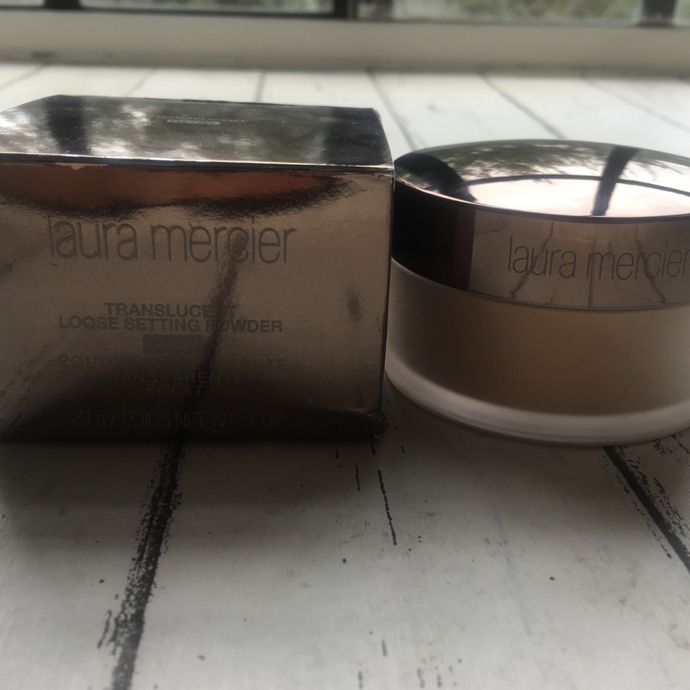 Laura Mercier Translucent Loose Powder in Glow